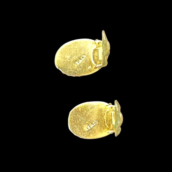 1603 Vintage Italian Micro Mosaic Clip Earrings Red Floral Gold Tone Hardware - Picture 3 of 4